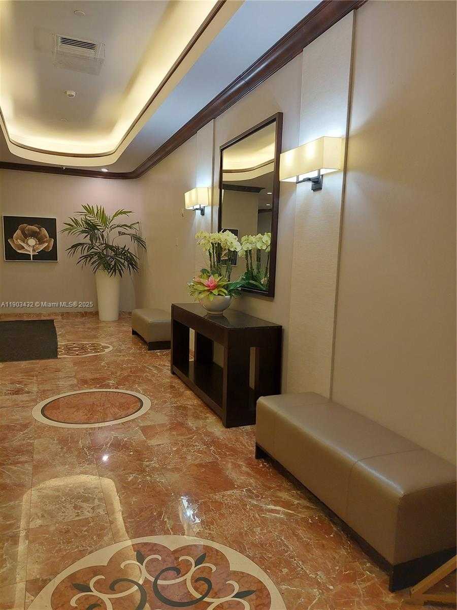 Small Image of 3610 YACHT CLUB DR #1416, Aventura Number 16