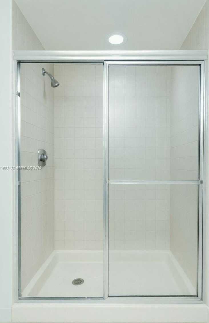 Small Image of 3610 YACHT CLUB DR #1416, Aventura Number 32