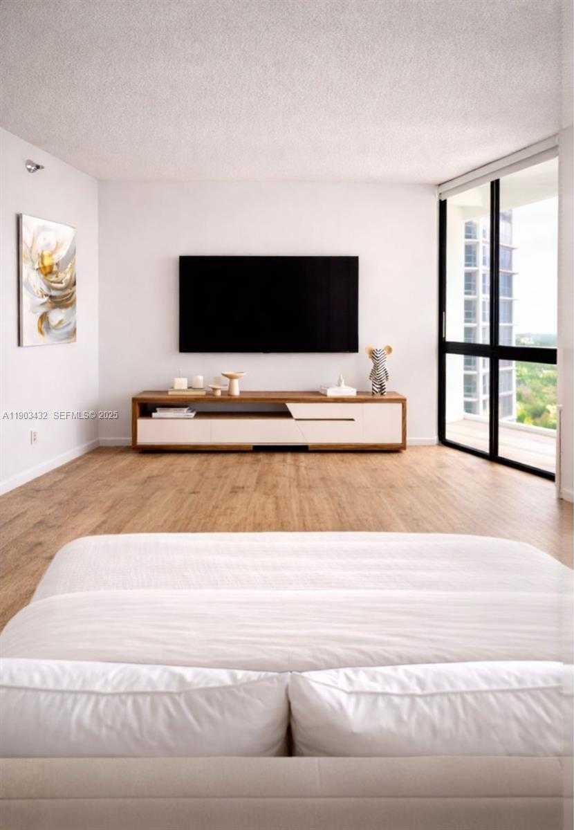 Small Image of 3610 YACHT CLUB DR #1416, Aventura Number 39