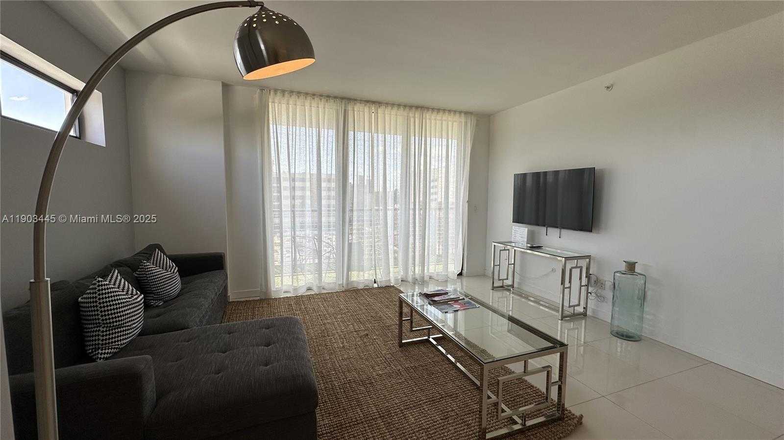 Imagen de Pequeño Objeto