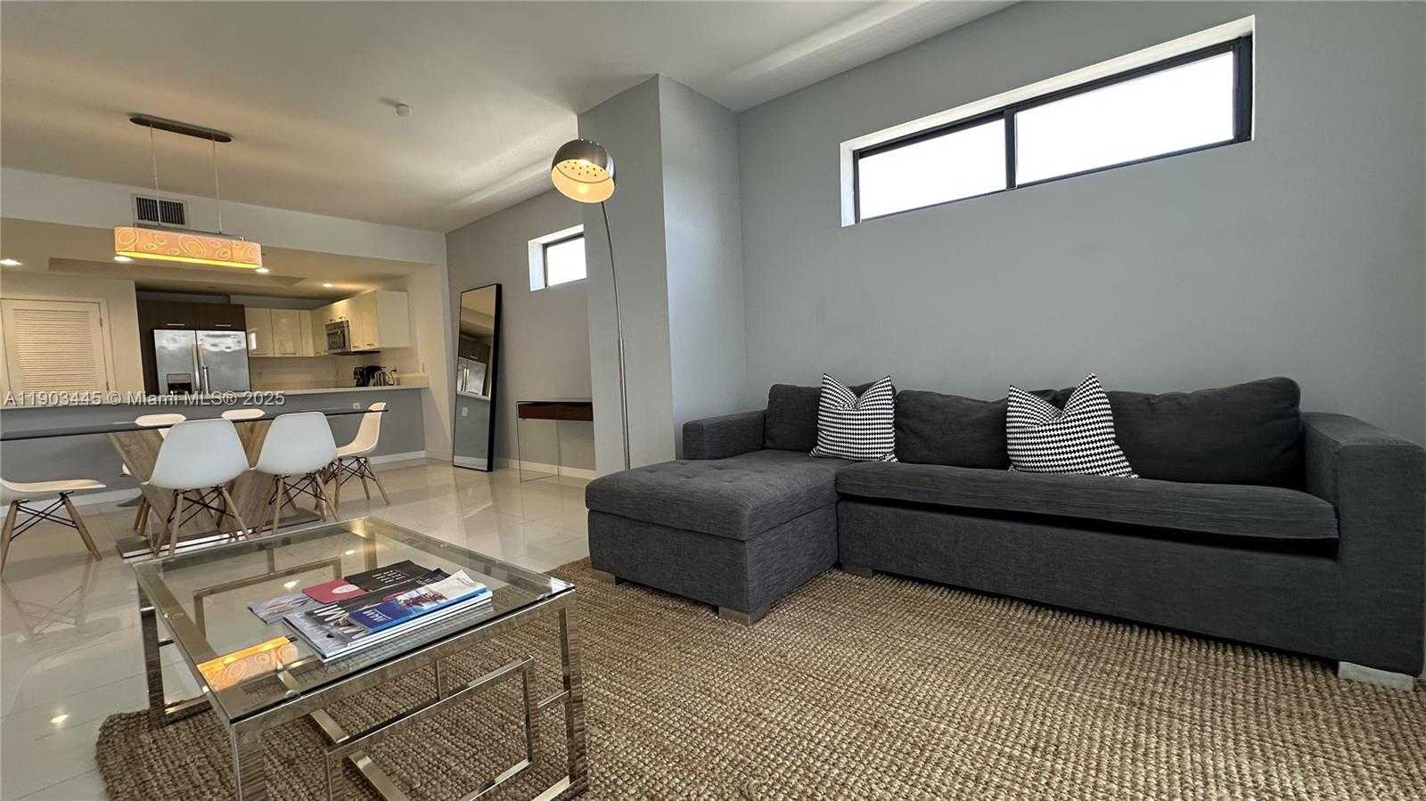 Imagen de Pequeño Objeto