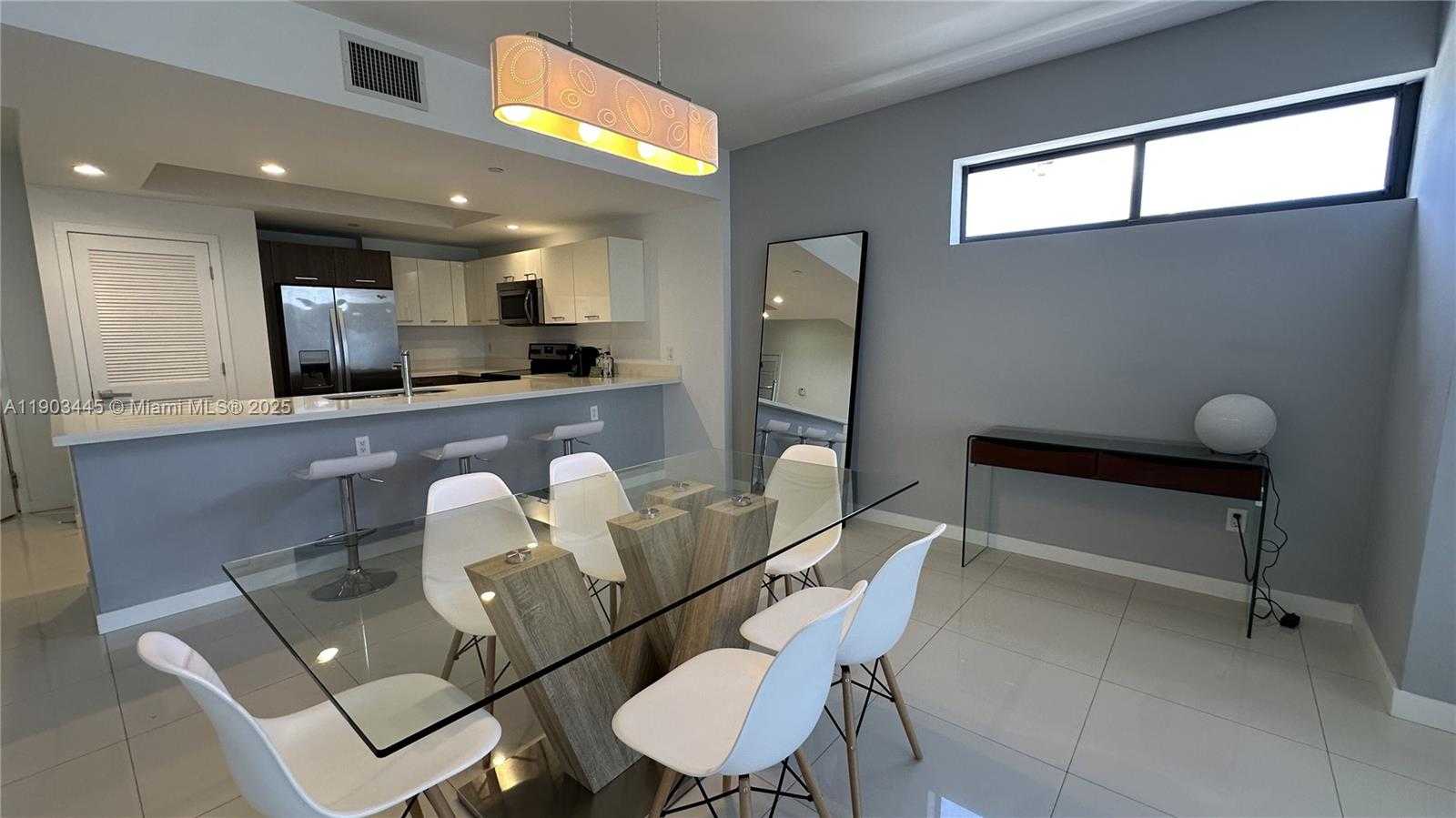 Imagen de Pequeño Objeto