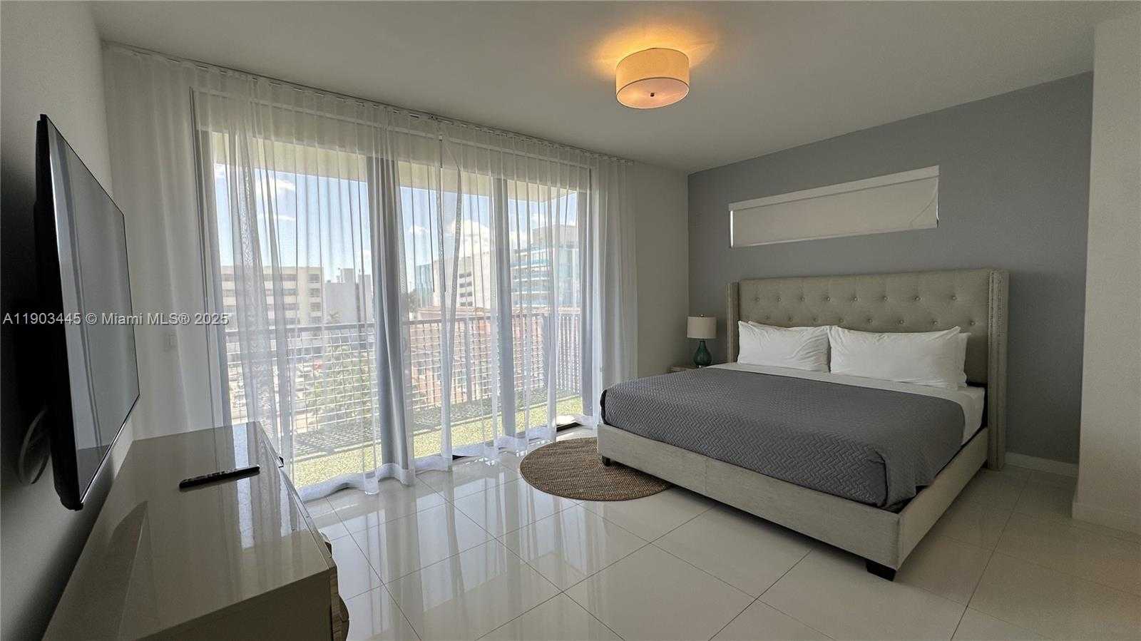 Imagen de Pequeño Objeto