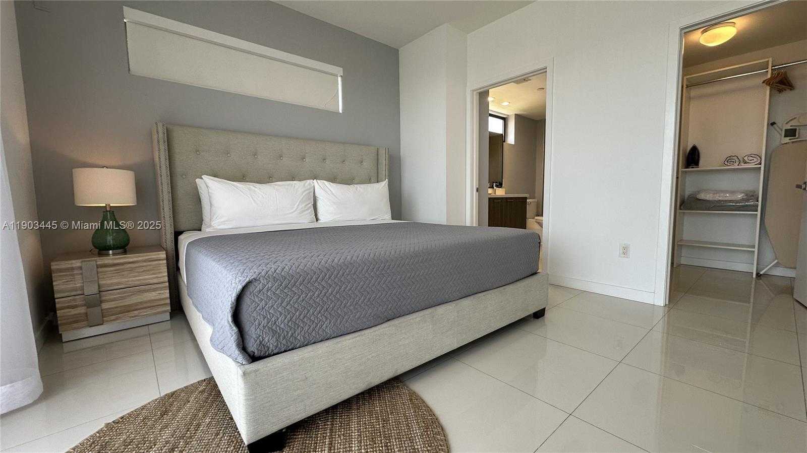 Imagen de Pequeño Objeto