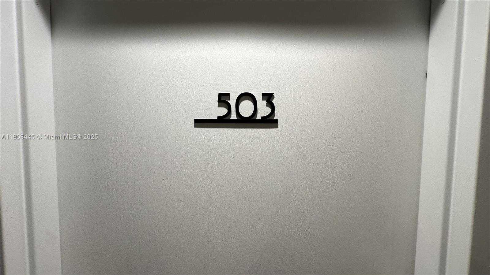 Imagen de Pequeño Objeto