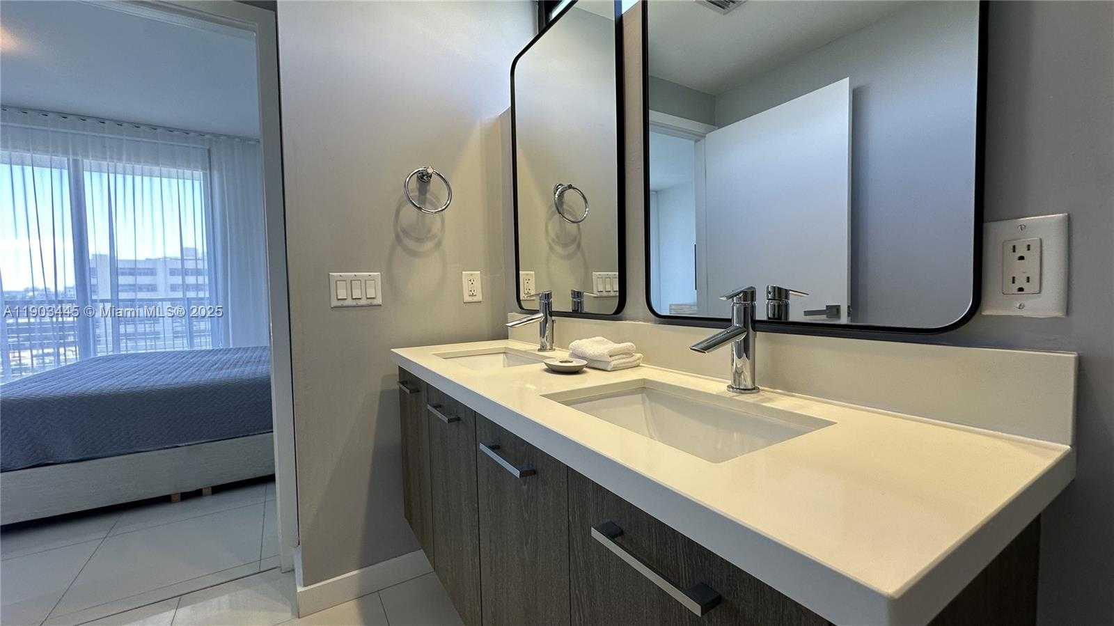 Imagen de Pequeño Objeto