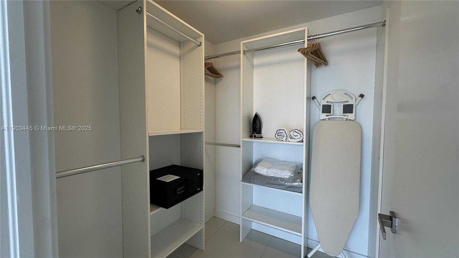 Imagen de Pequeño Objeto