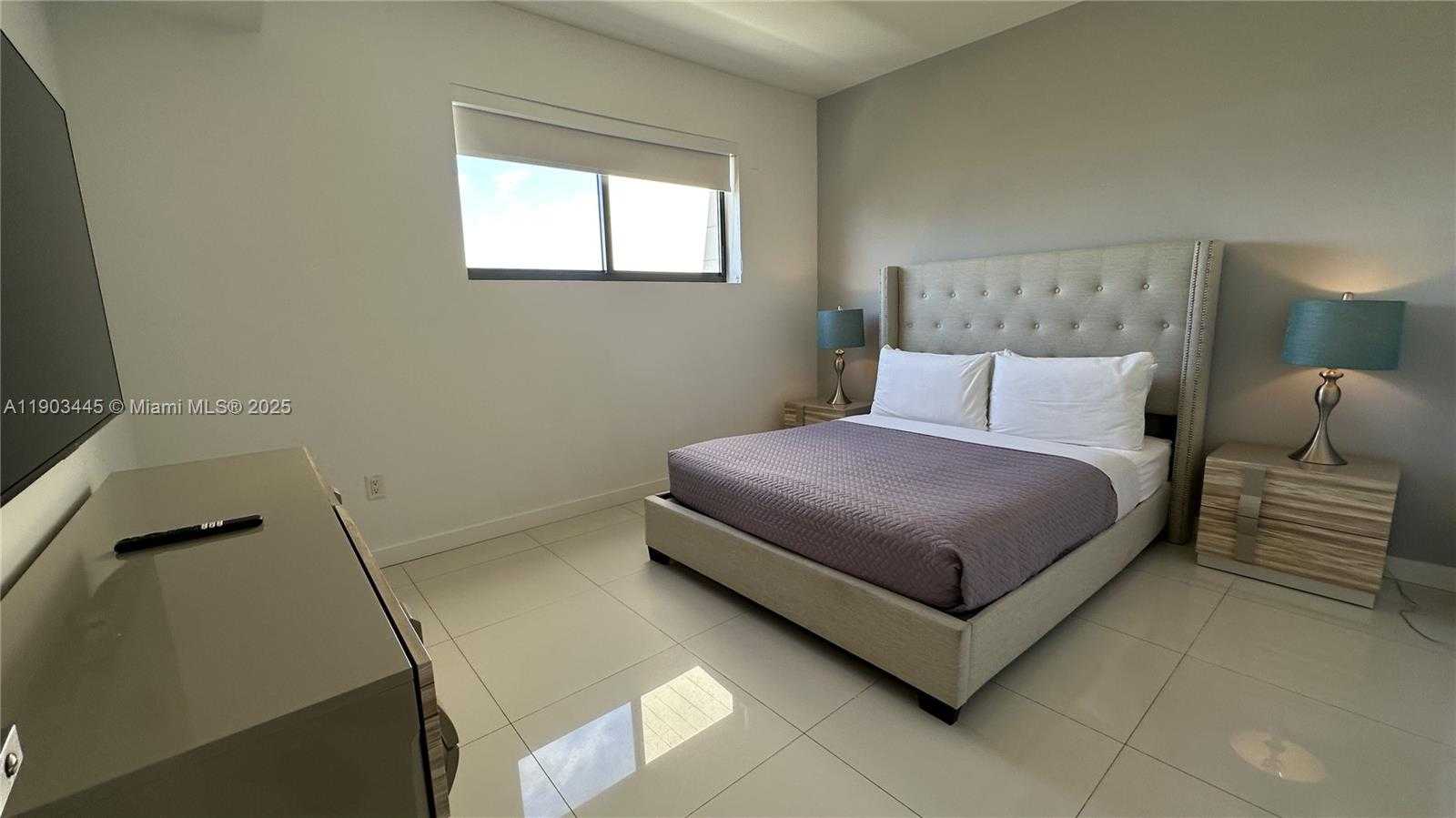 Imagen de Pequeño Objeto