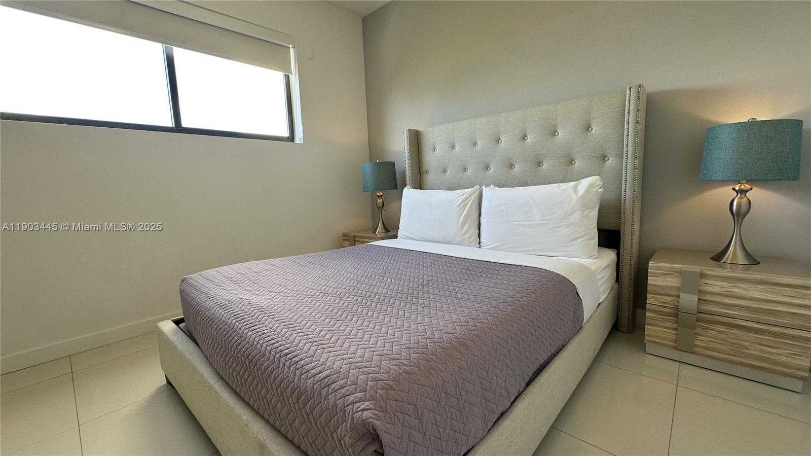 Imagen de Pequeño Objeto