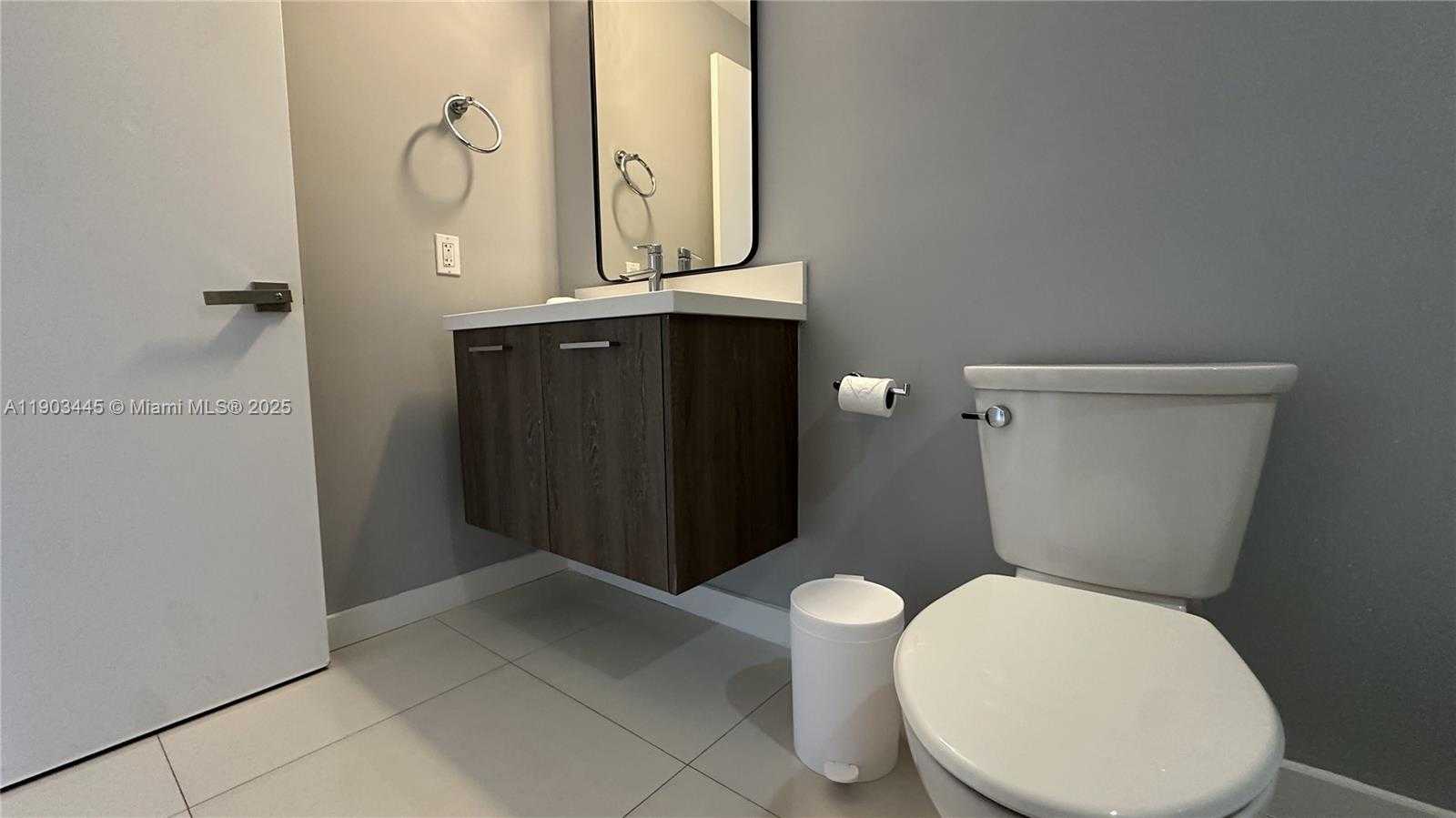 Imagen de Pequeño Objeto