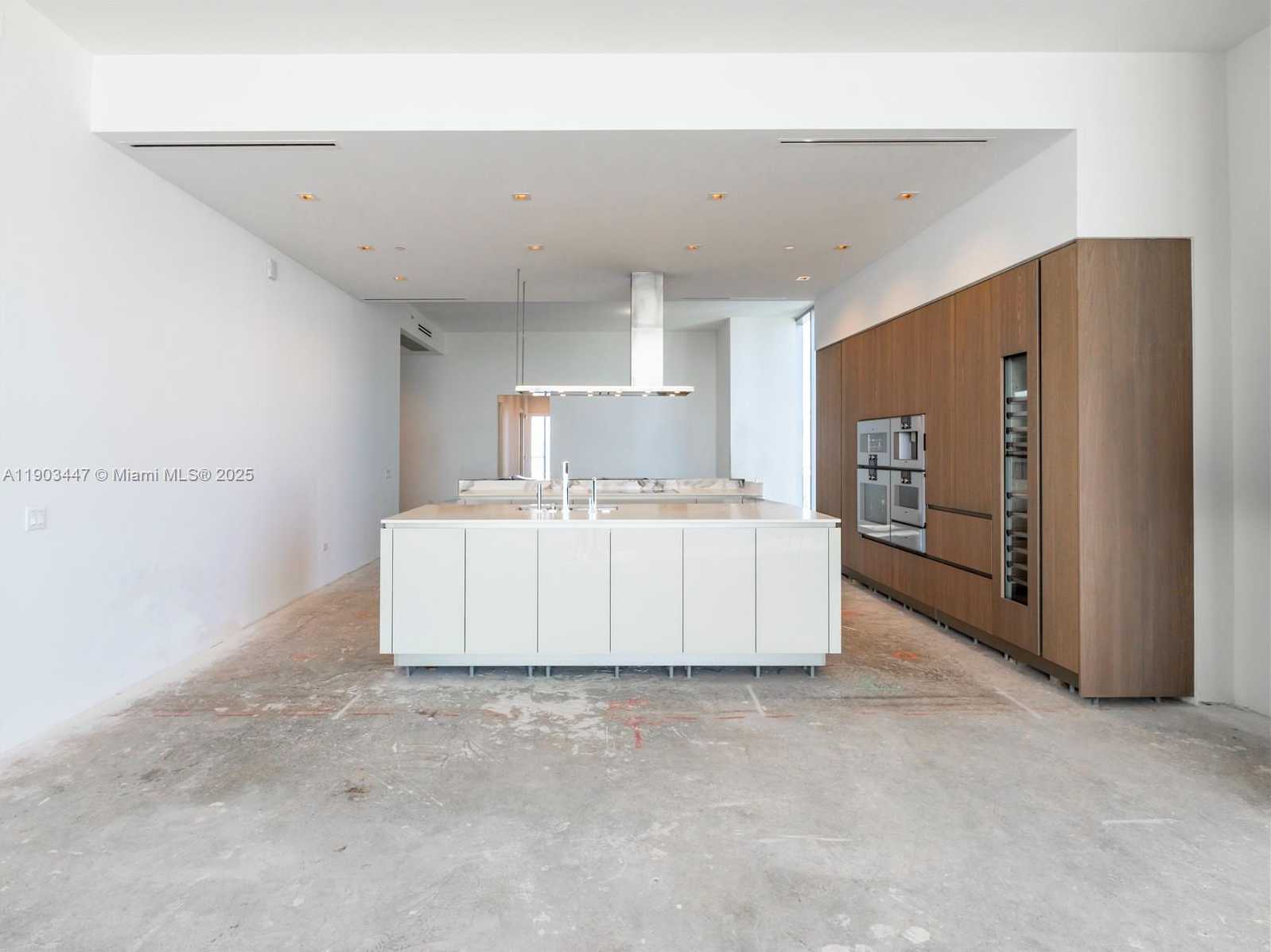 Small Image of 18501 COLLINS AV #1501, Sunny Isles Beach Number 4