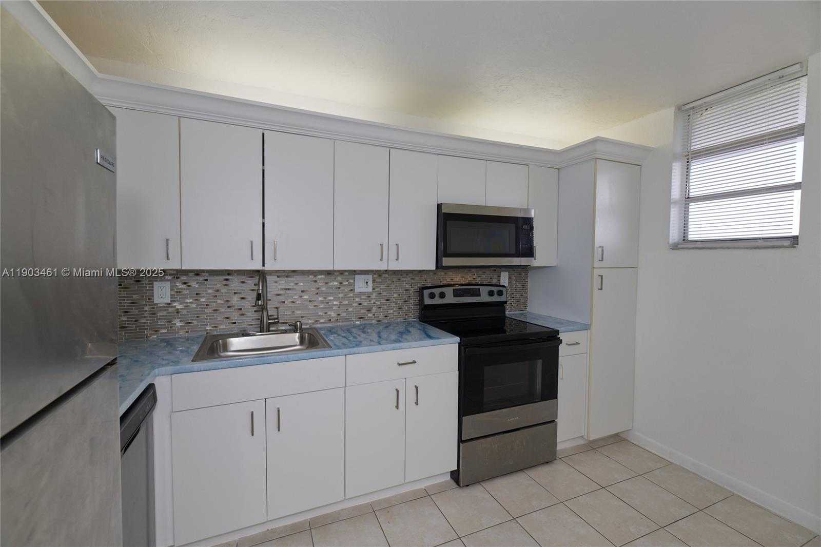 Small Image of 2903 NORTH MIAMI BEACH BLVD #806, North Miami Beach Number 2