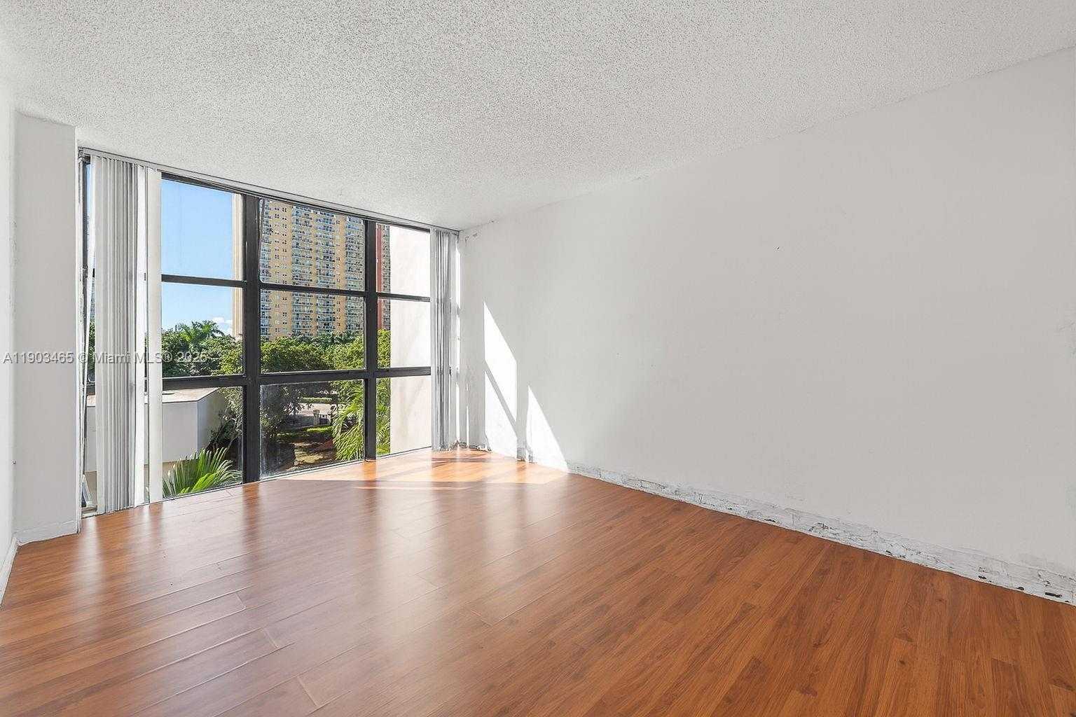 Small Image of 17021 NORTH BAY RD #516, Sunny Isles Beach Number 5