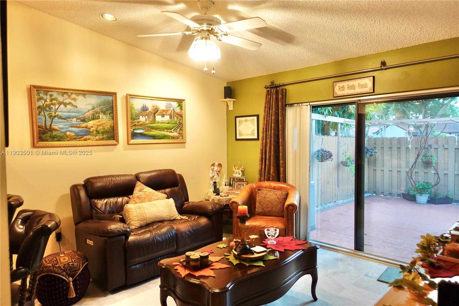 Small Image of 17450 NORTH WEST 66TH CT, Hialeah Number 24