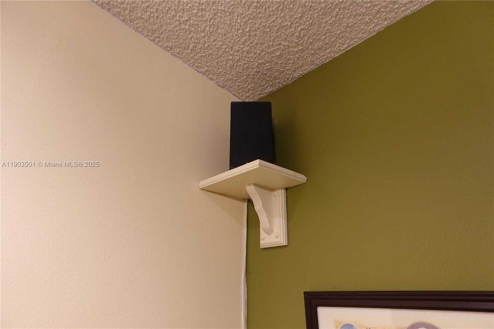 Small Image of 17450 NORTH WEST 66TH CT, Hialeah Number 26