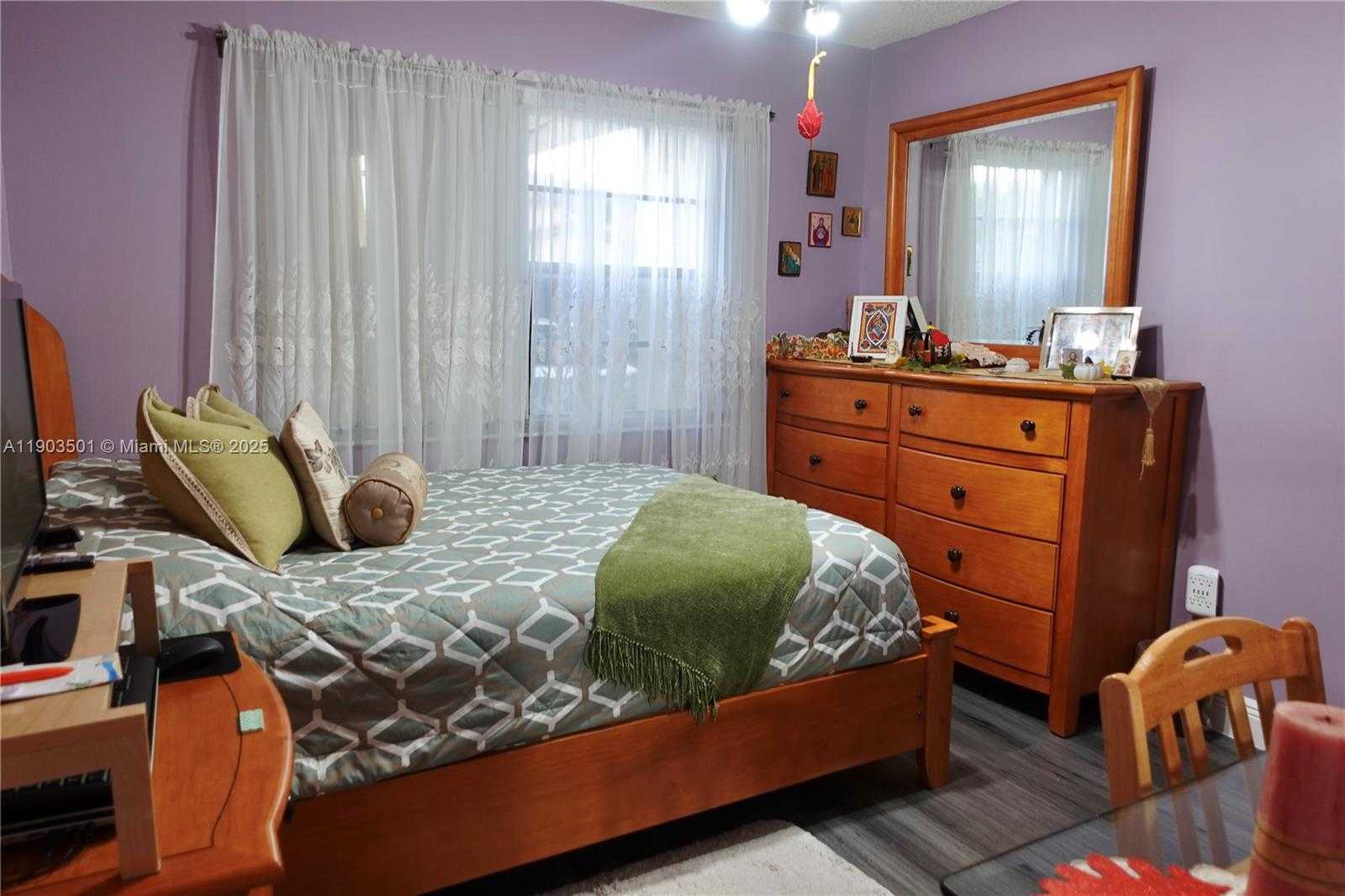 Small Image of 17450 NORTH WEST 66TH CT, Hialeah Number 39