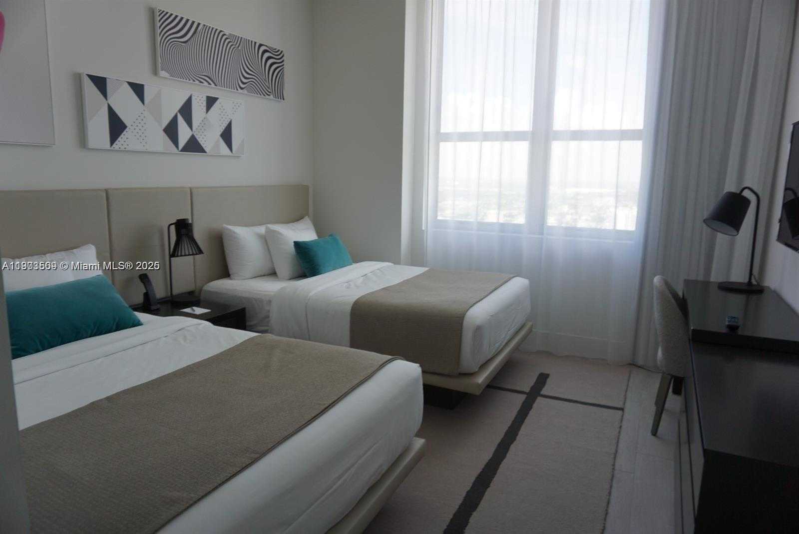 Imagen de Pequeño Objeto