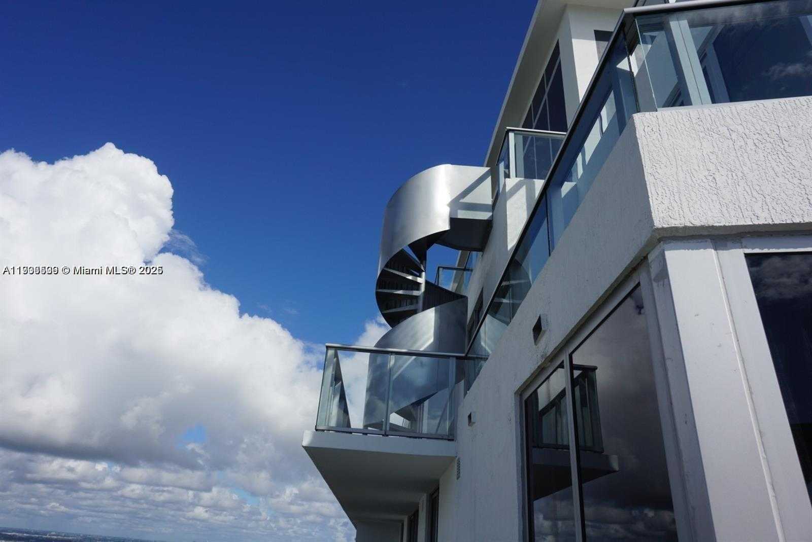 Imagen de Pequeño Objeto