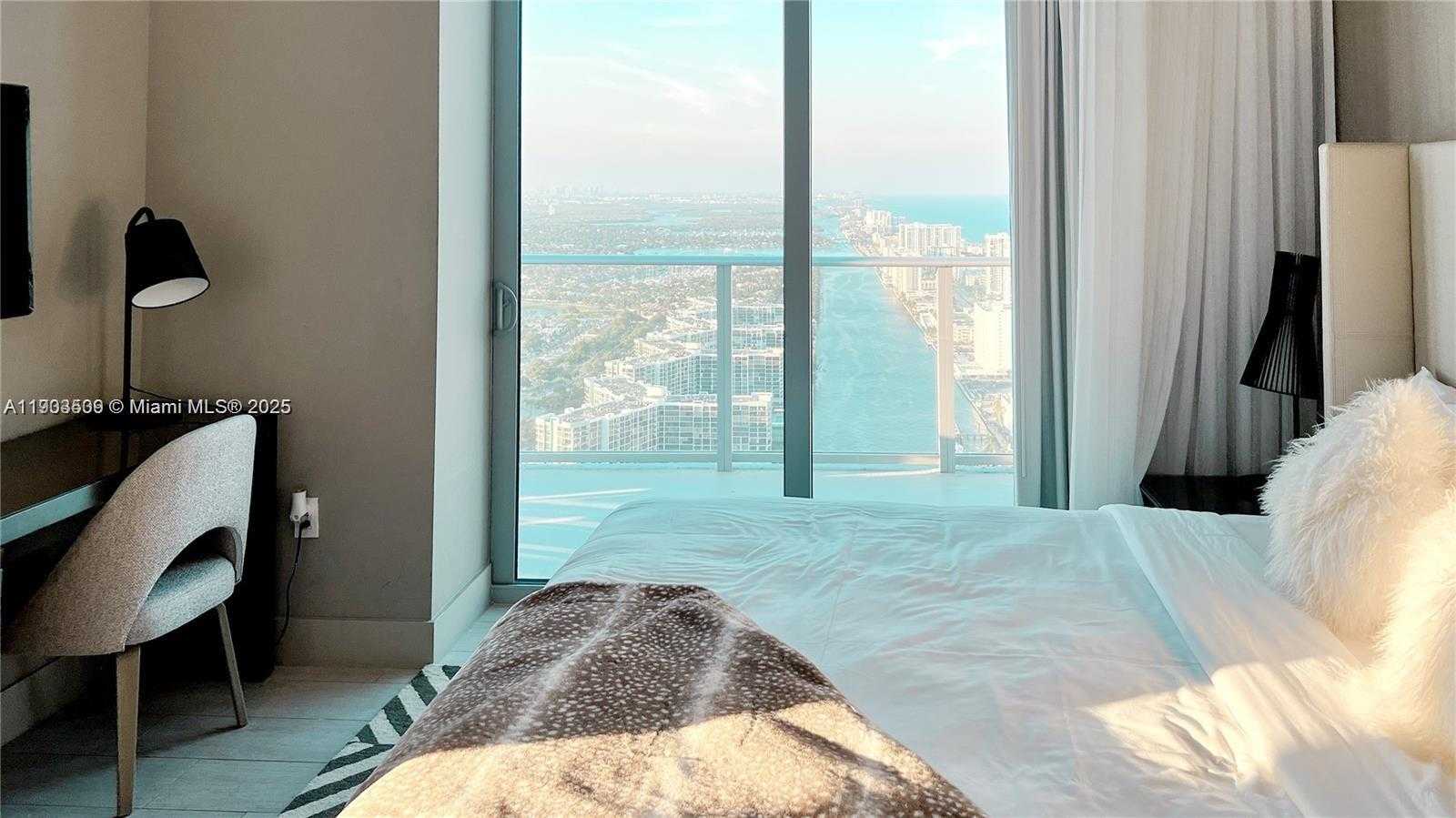 Imagen de Pequeño Objeto