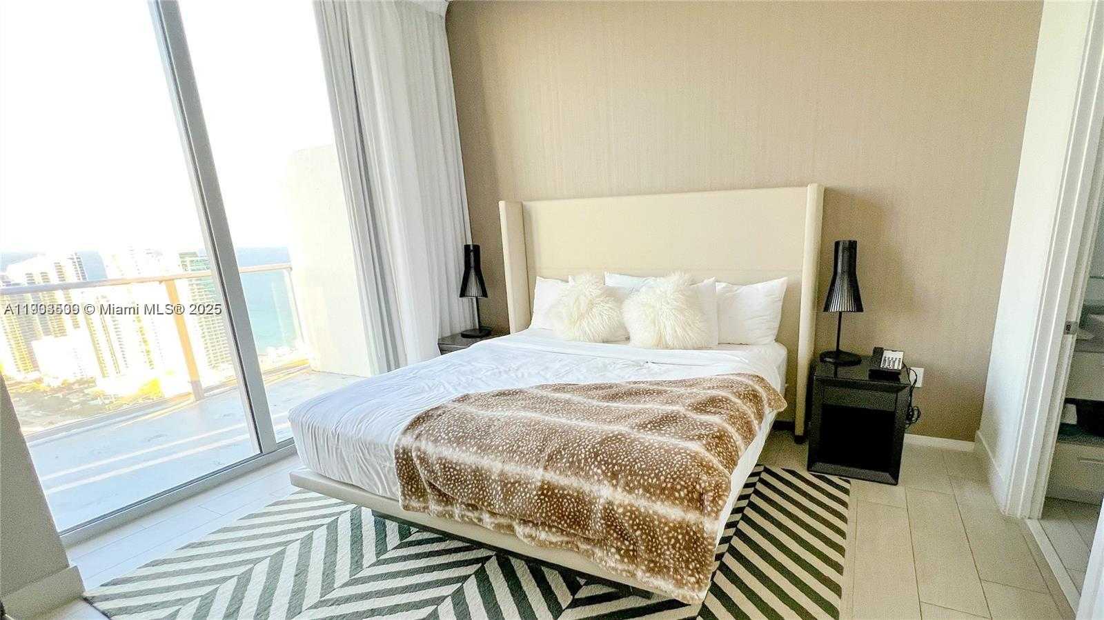 Imagen de Pequeño Objeto