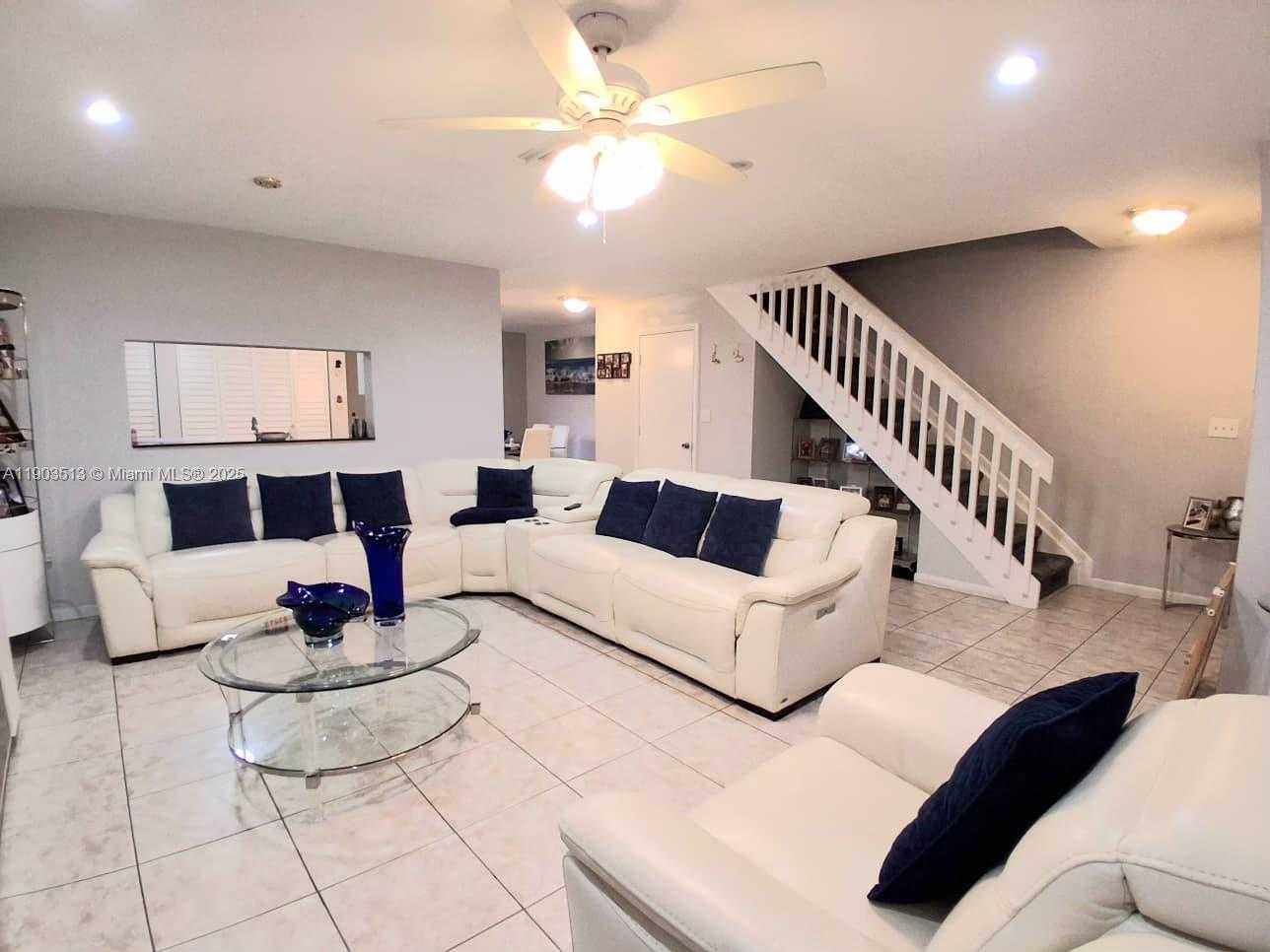Small Image of 10830 NORTH WEST 8TH ST, Pembroke Pines Number 10