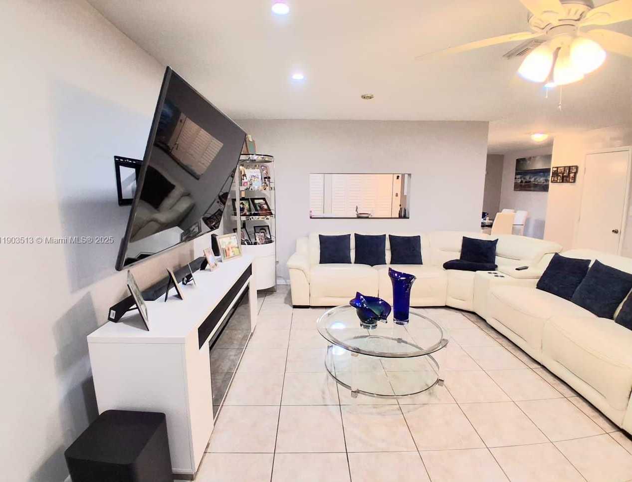 Small Image of 10830 NORTH WEST 8TH ST, Pembroke Pines Number 12