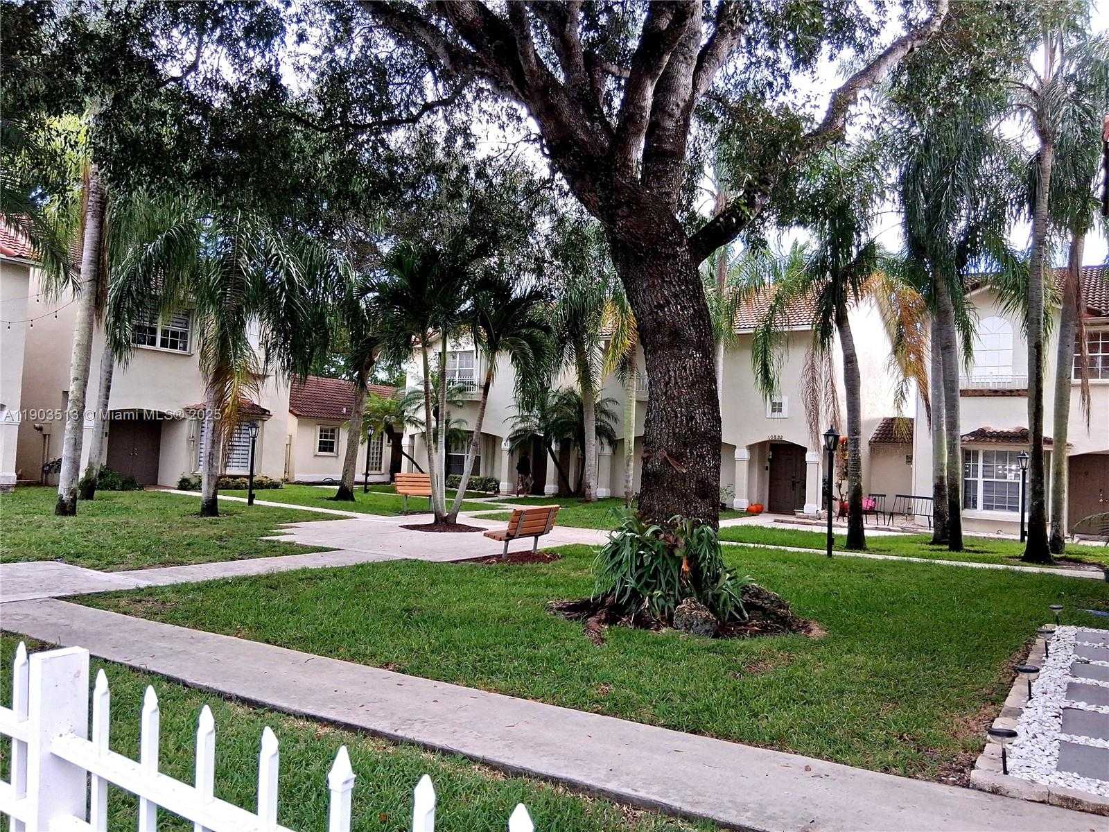 Small Image of 10830 NORTH WEST 8TH ST, Pembroke Pines Number 2