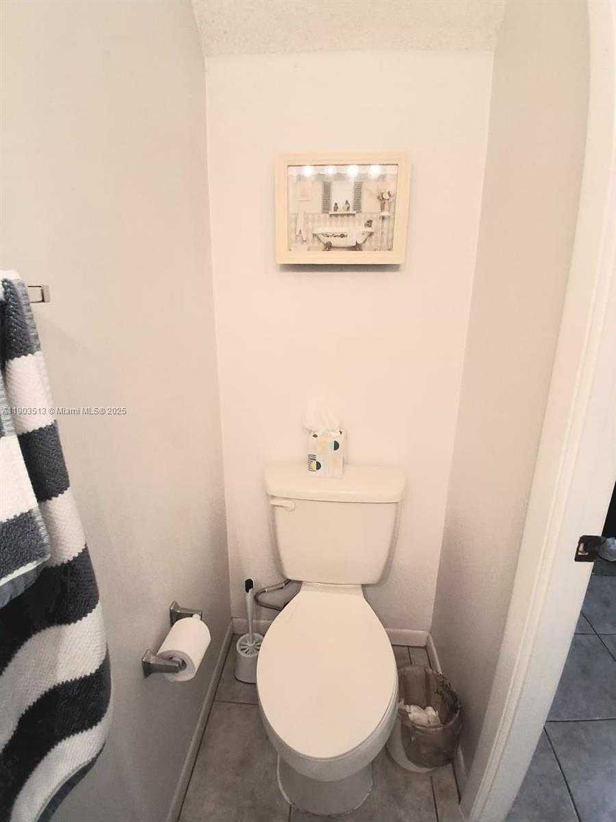 Small Image of 10830 NORTH WEST 8TH ST, Pembroke Pines Number 21