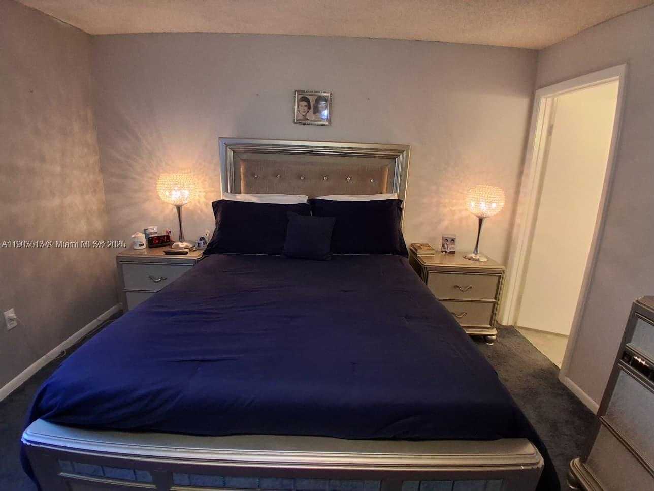 Small Image of 10830 NORTH WEST 8TH ST, Pembroke Pines Number 27