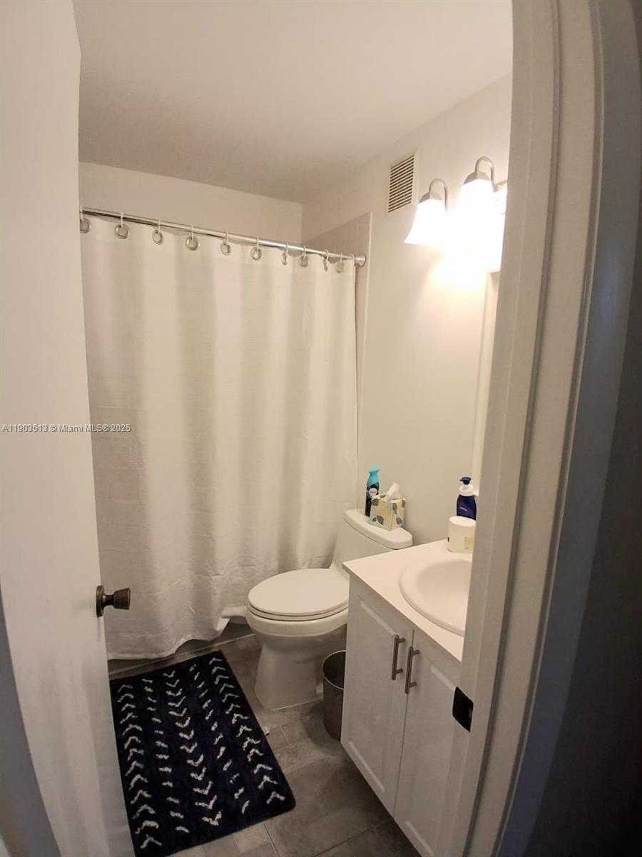 Small Image of 10830 NORTH WEST 8TH ST, Pembroke Pines Number 32