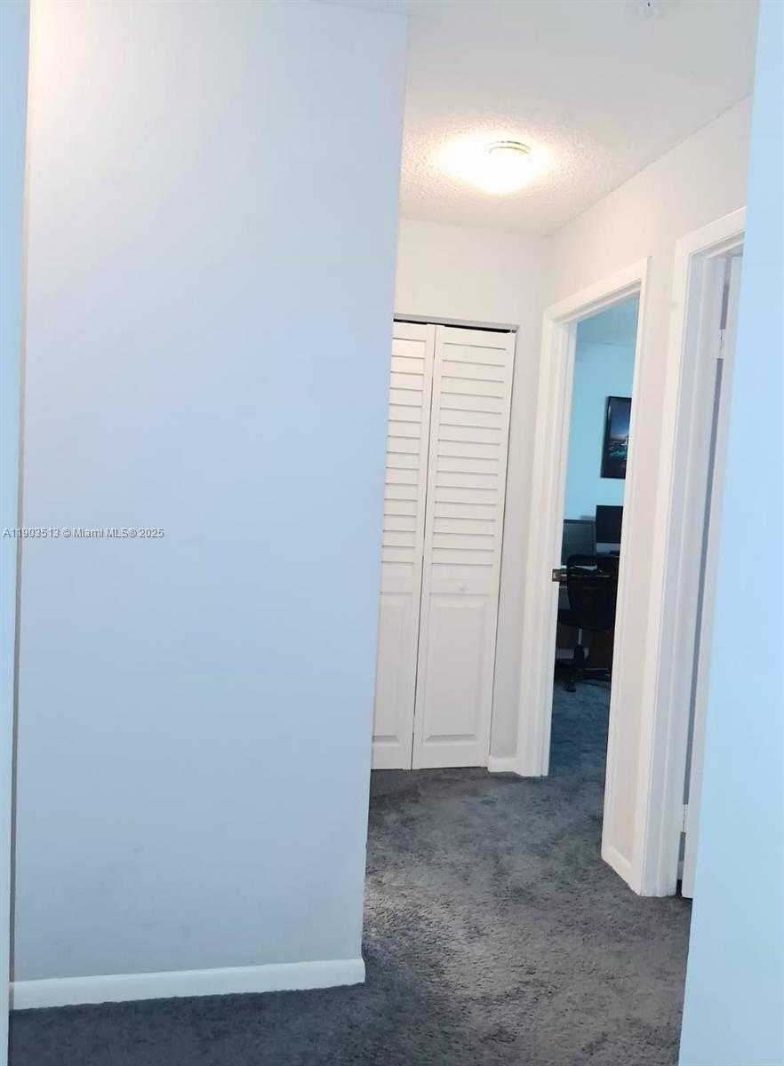 Small Image of 10830 NORTH WEST 8TH ST, Pembroke Pines Number 34