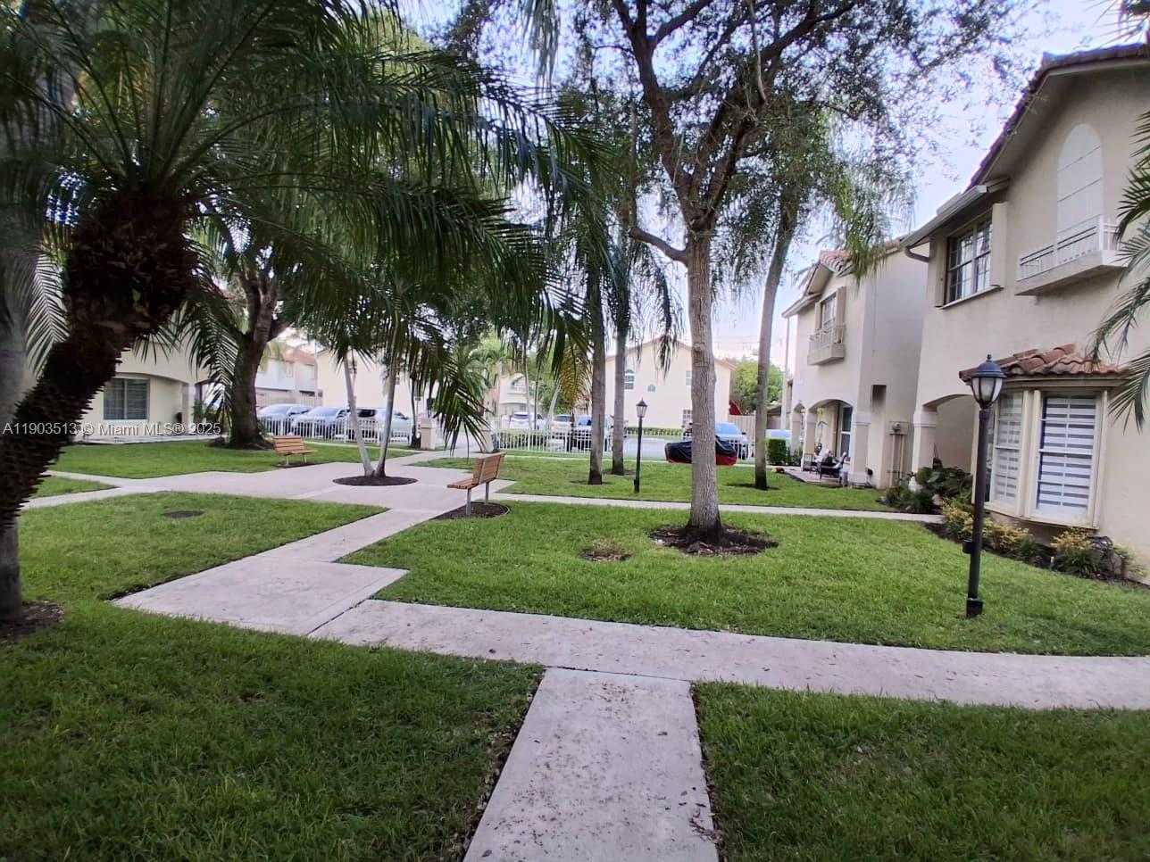 Small Image of 10830 NORTH WEST 8TH ST, Pembroke Pines Number 4