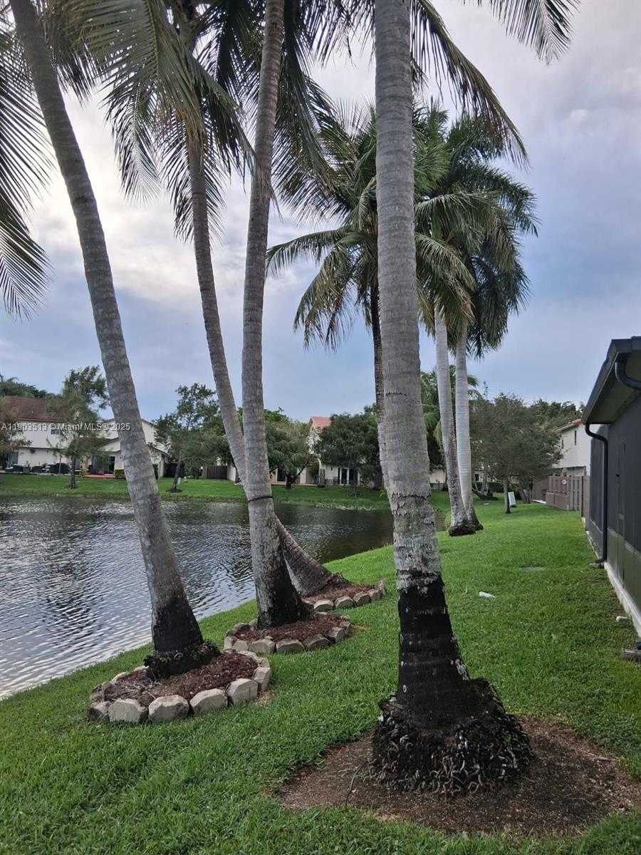 Small Image of 10830 NORTH WEST 8TH ST, Pembroke Pines Number 48