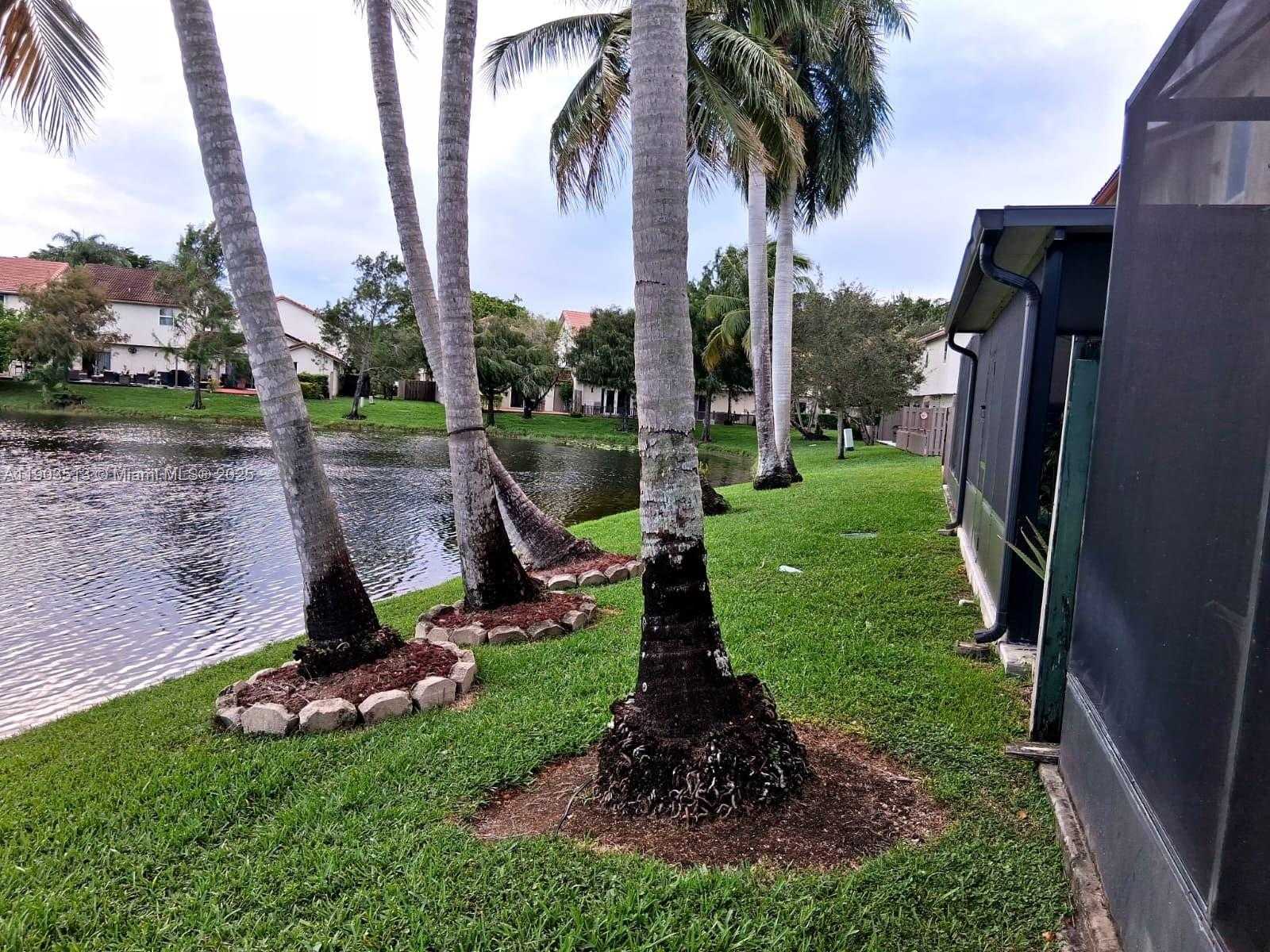 Small Image of 10830 NORTH WEST 8TH ST, Pembroke Pines Number 49