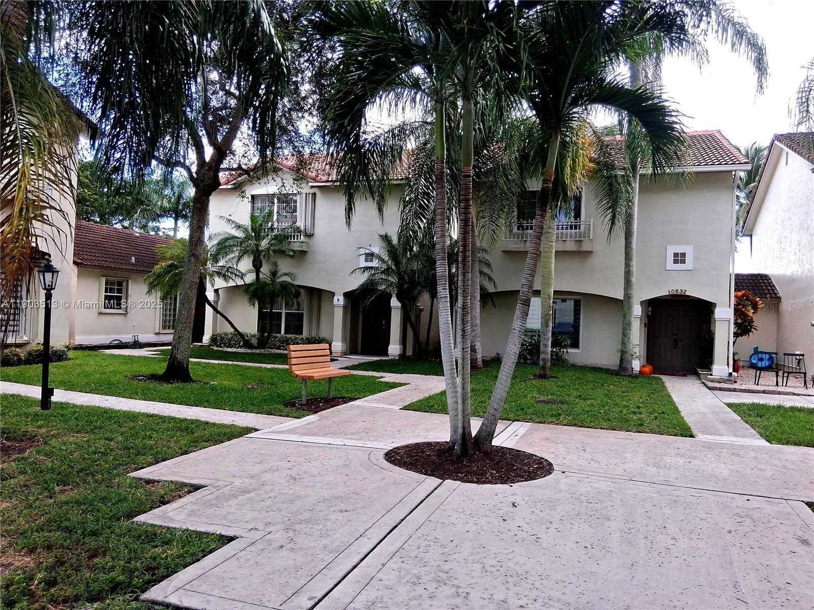 Small Image of 10830 NORTH WEST 8TH ST, Pembroke Pines Number 5