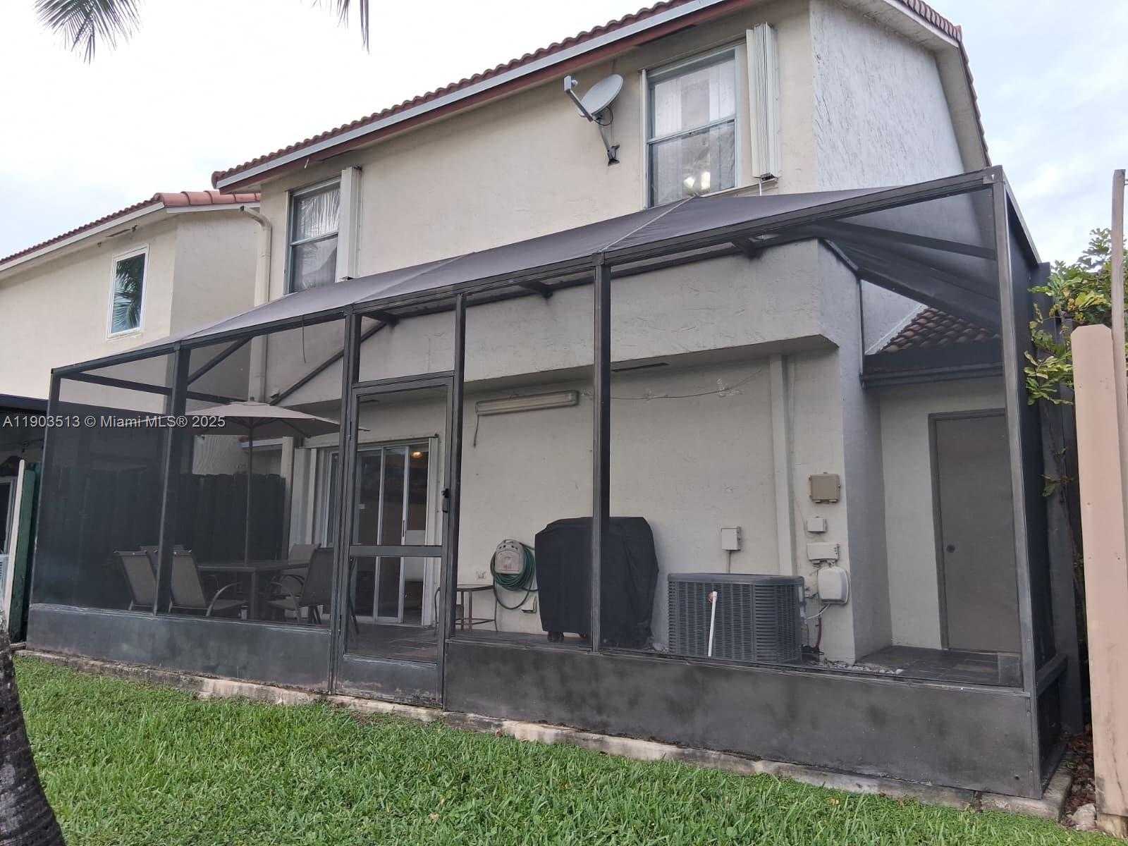 Small Image of 10830 NORTH WEST 8TH ST, Pembroke Pines Number 57