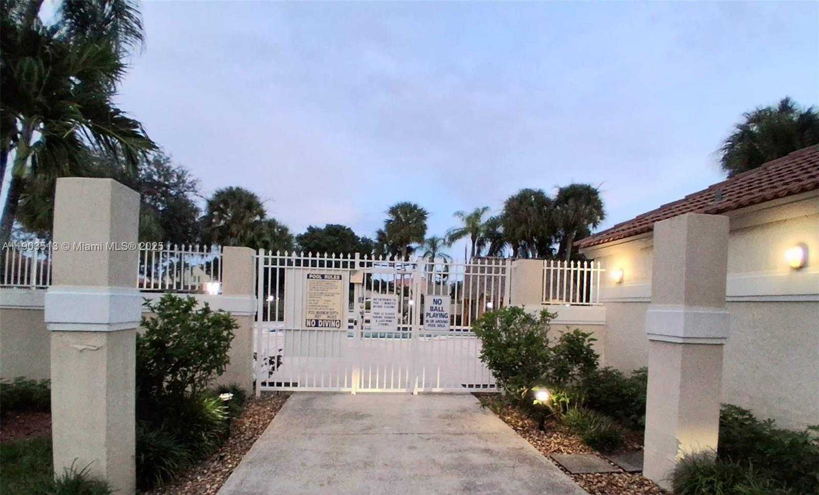 Small Image of 10830 NORTH WEST 8TH ST, Pembroke Pines Number 63