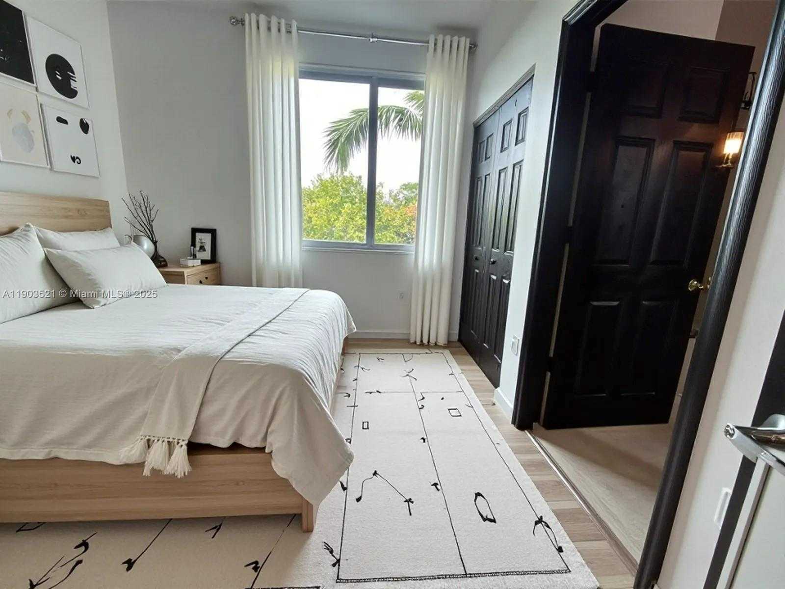 Imagen de Pequeño Objeto