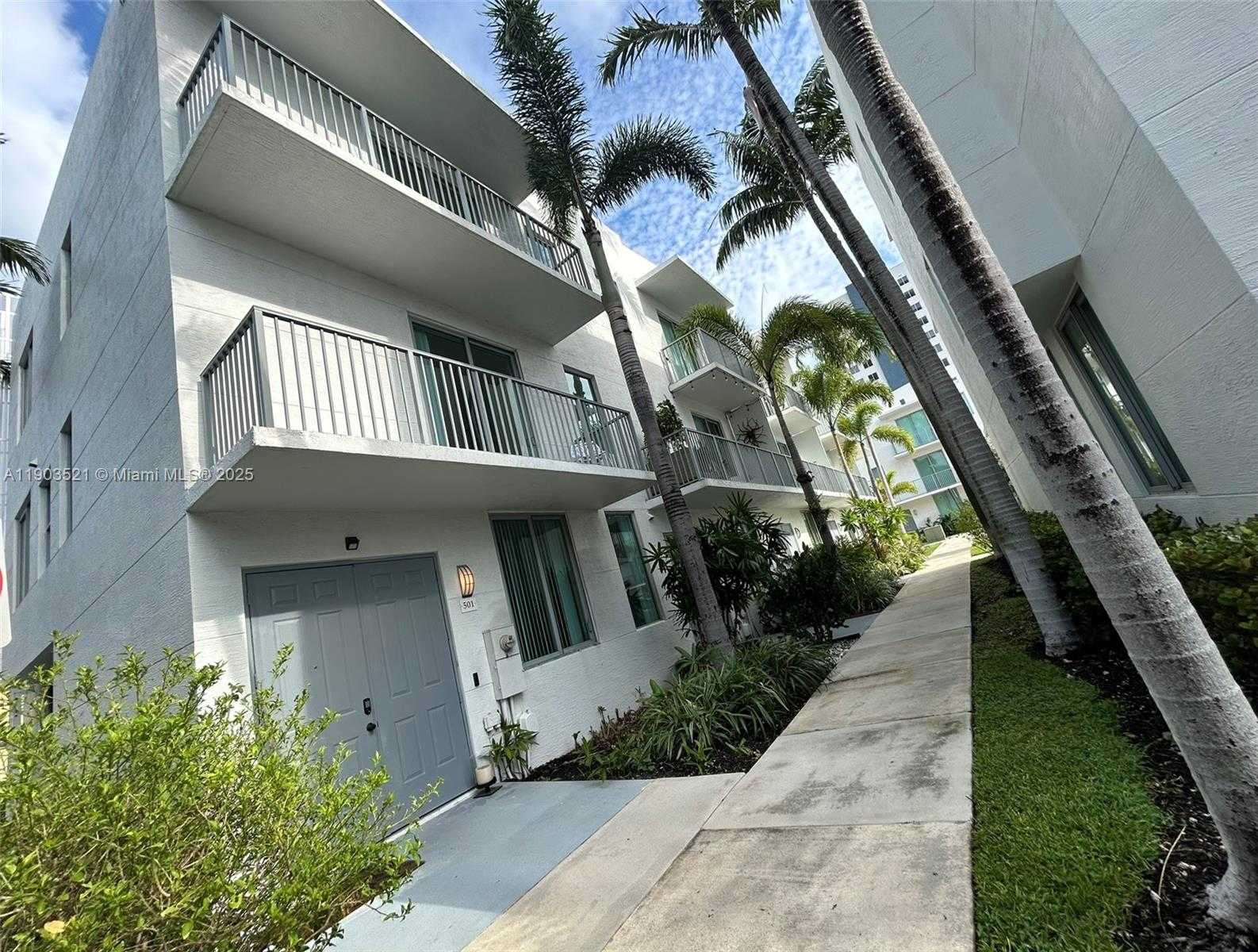 Imagen de Pequeño Objeto