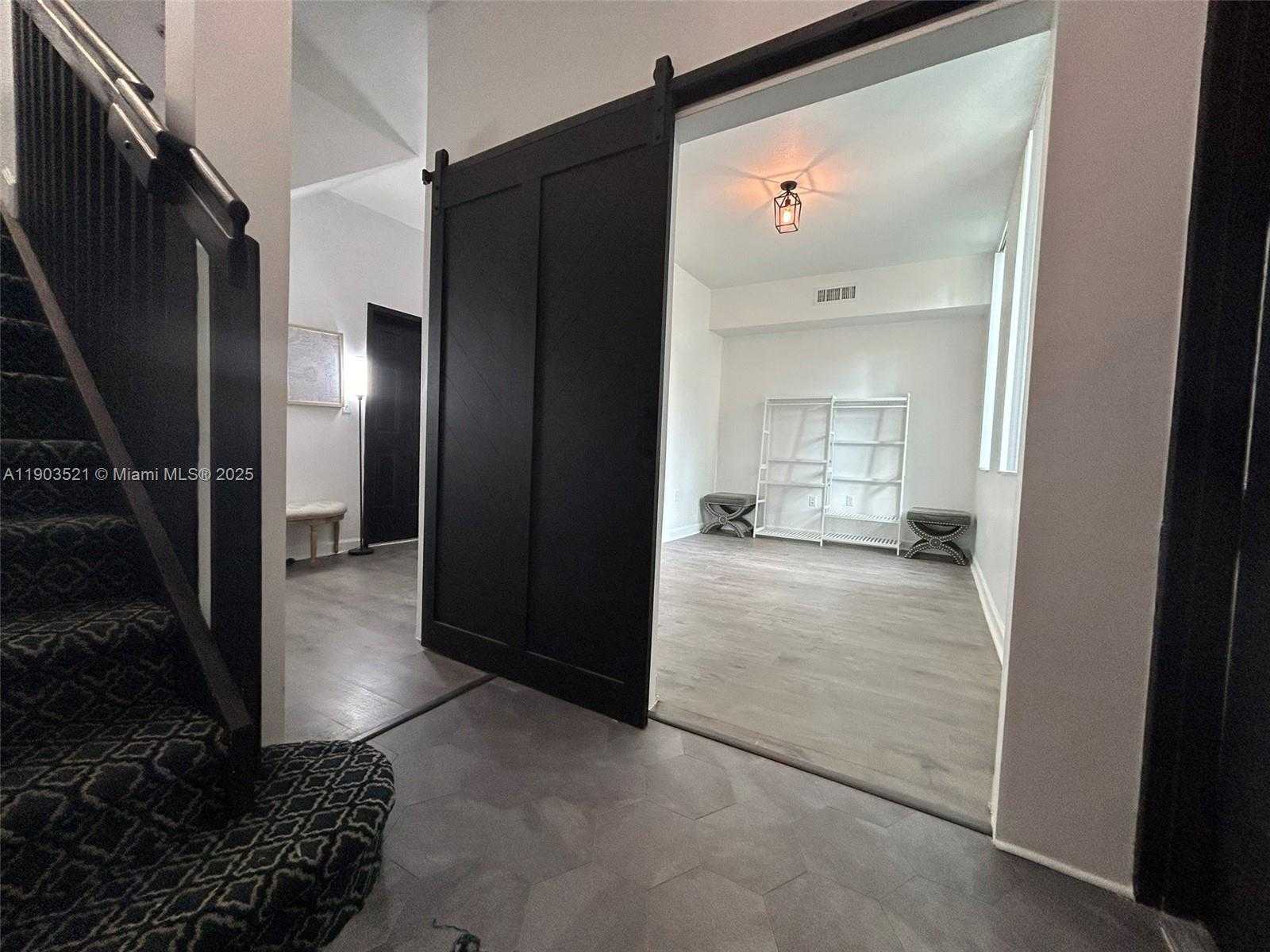 Imagen de Pequeño Objeto