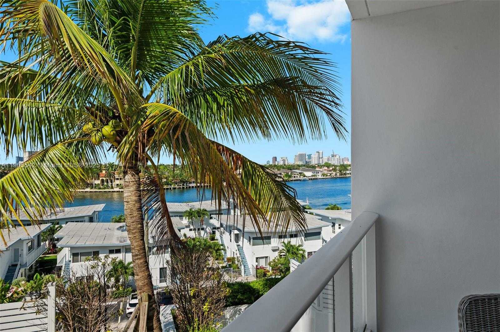 Imagen de Pequeño Objeto