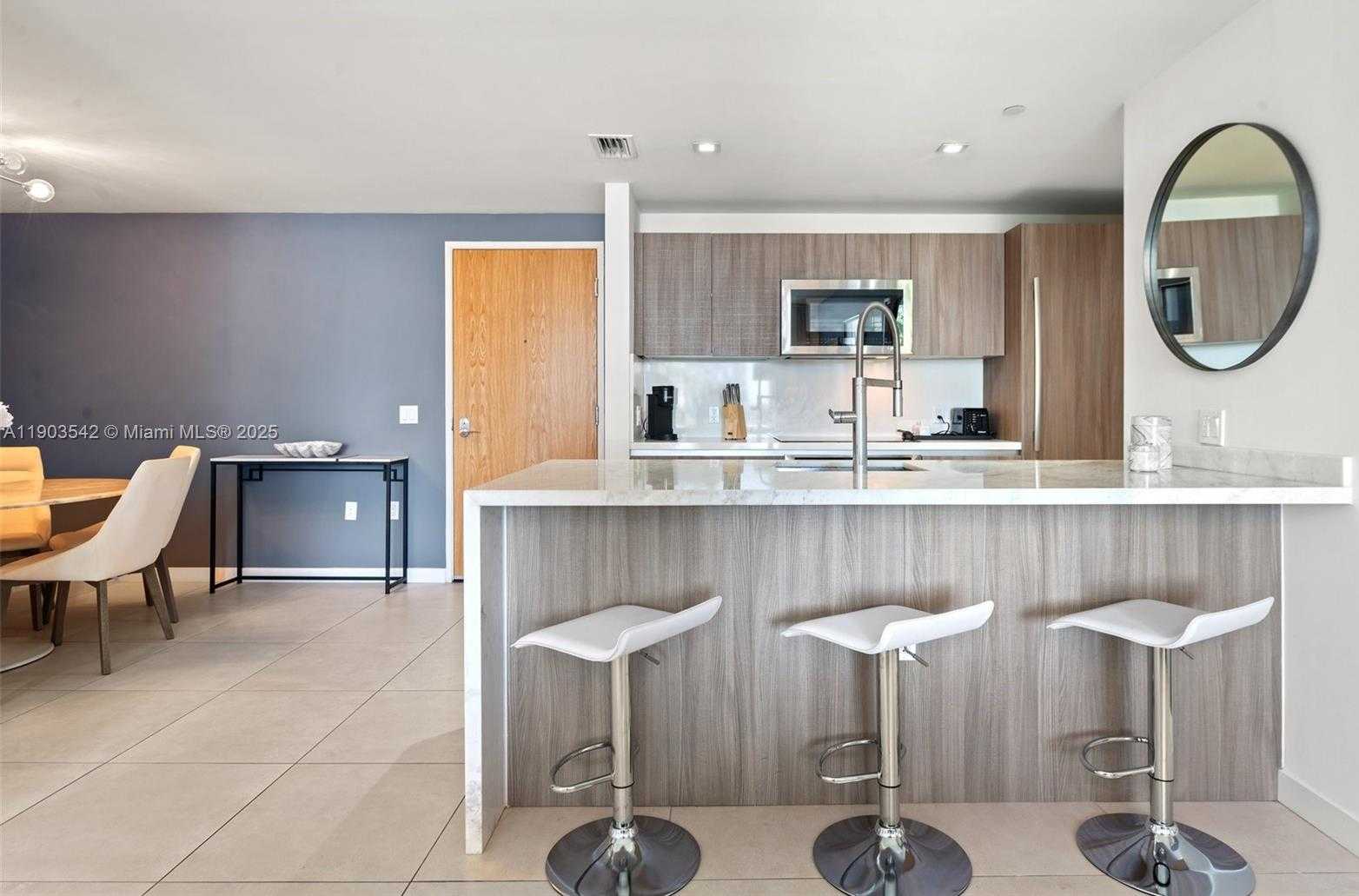 Imagen de Pequeño Objeto