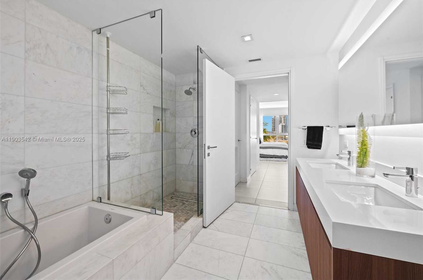 Imagen de Pequeño Objeto