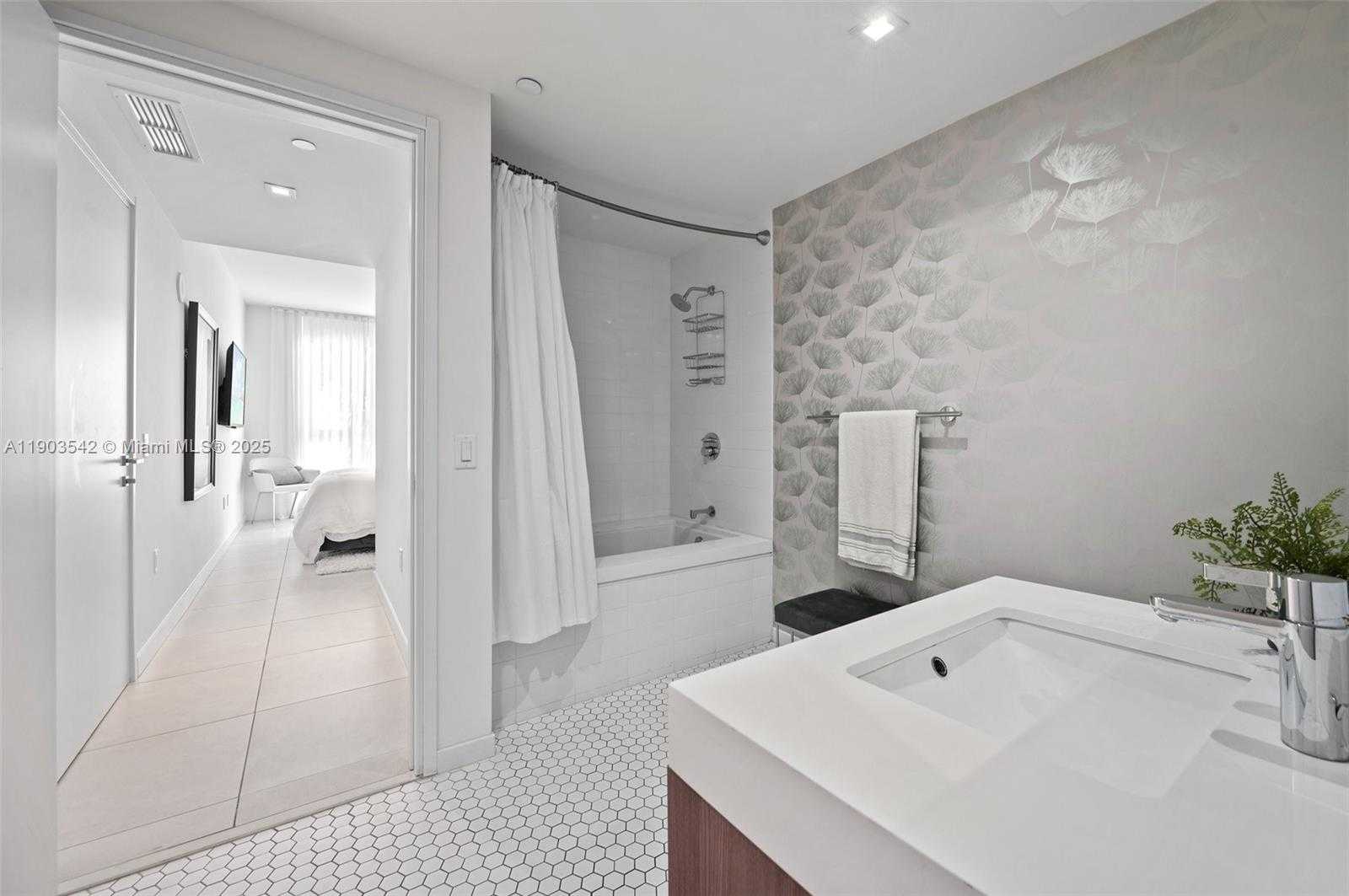 Imagen de Pequeño Objeto