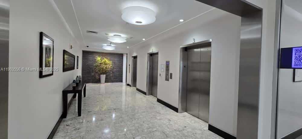 Small Image of 1200 WEST AVE #412, Miami Beach Number 20