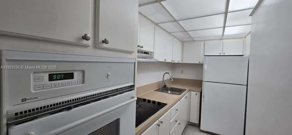 Small Image of 1200 WEST AVE #412, Miami Beach Number 34