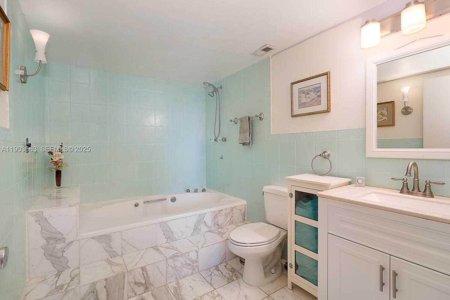 Small Image of 145 SOUTH EAST 25TH RD #702, Miami Number 8