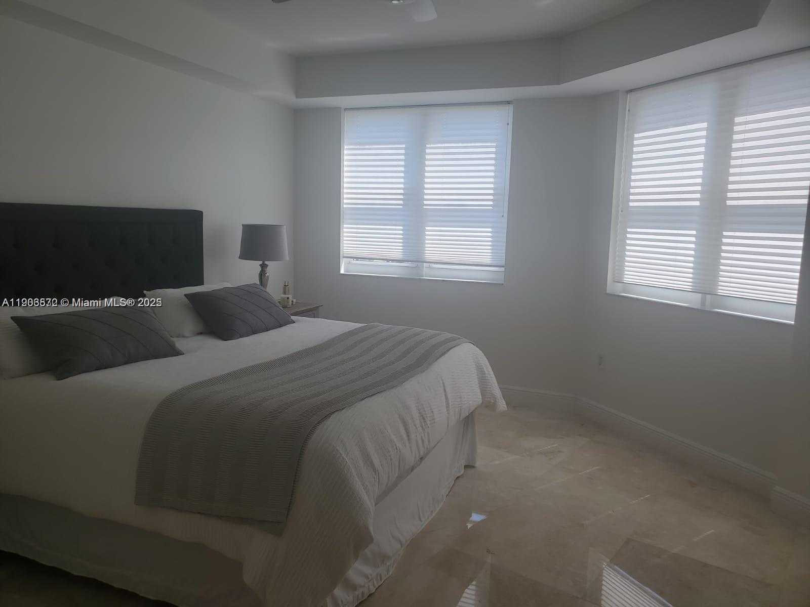 Small Image of 19900 EAST COUNTRY CLUB DR #607, Aventura Number 16