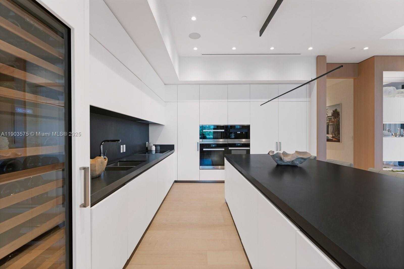 Small Image of 6800 FISHER ISLAND DR #6811, Miami Beach Number 14