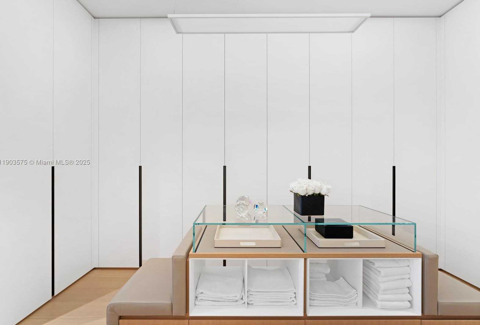 Small Image of 6800 FISHER ISLAND DR #6811, Miami Beach Number 24